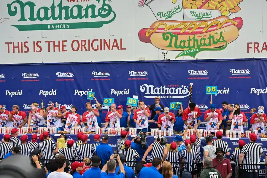 nathans hot dog evő verseny